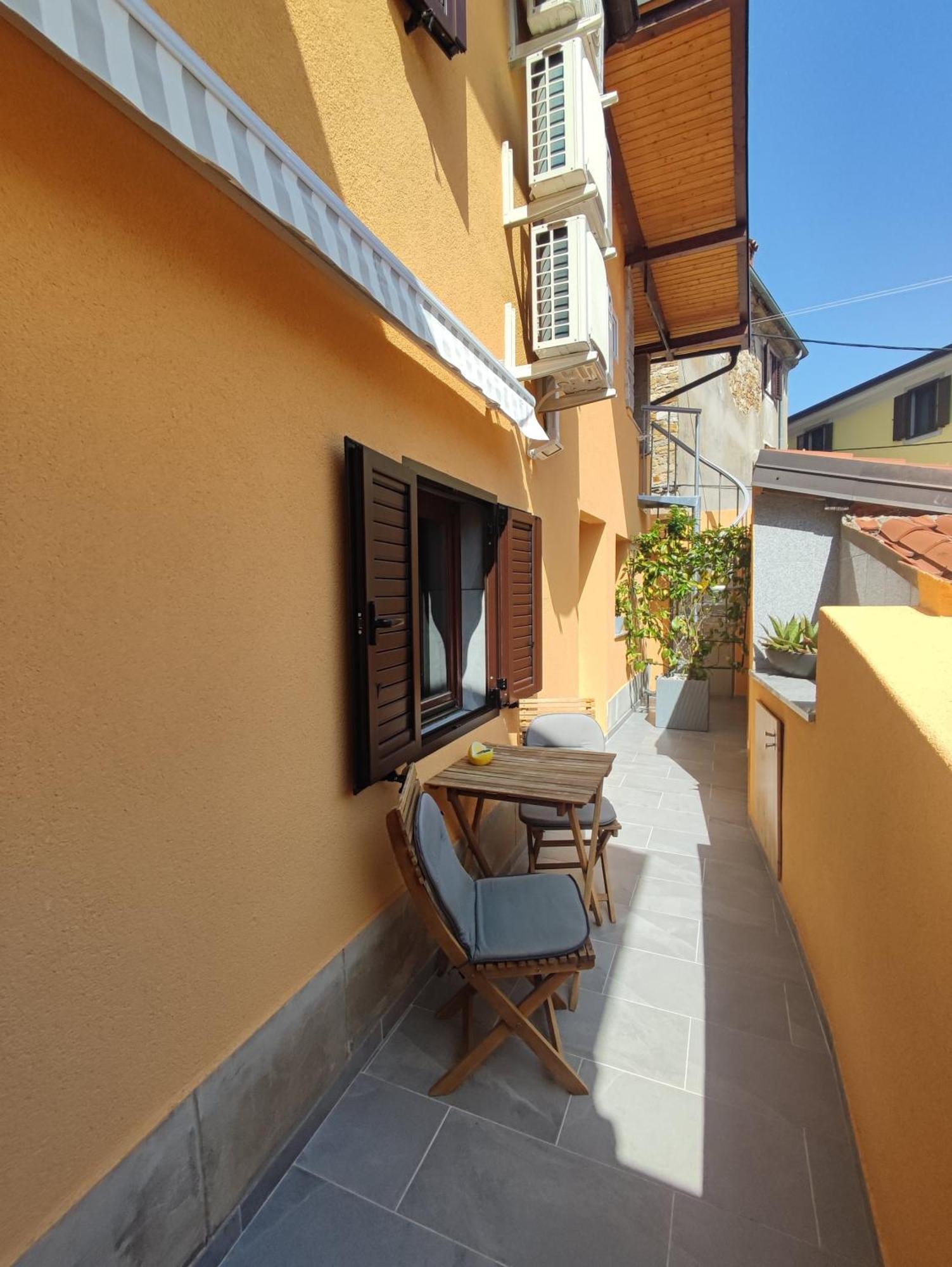 Sea Storm Apartments Izola Exterior foto